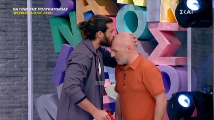 Μετά την Ακρόπολη και στον Μουτσινά ο Τούρκος «φτερωτός» και αγενής Τζαν