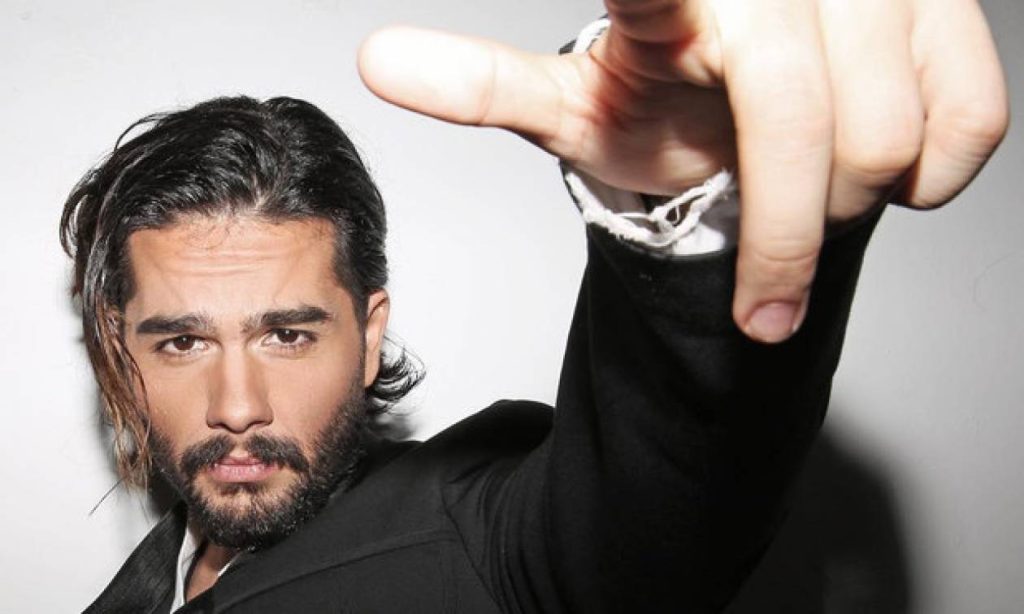 Νίκος Μάστορας: Αυτό είναι το νέο του look – Έκοψε το μαλλί του και άλλαξε (βίντεο)