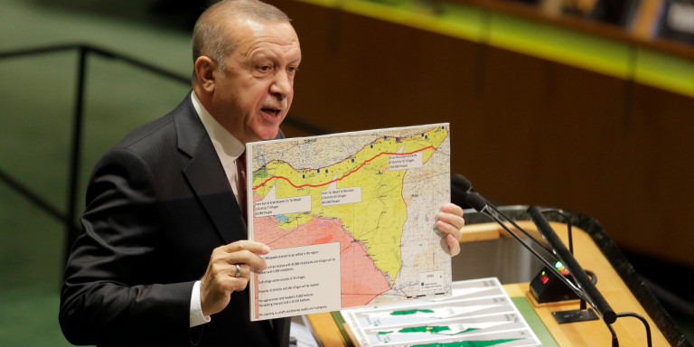 Ο Ρ.Τ.Ερντογάν παρουσίασε χάρτη στον ΟΗΕ με ζώνη «ασφαλείας» στην Συρία! – «Αλλάζει» τους Κούρδους με Σύρους πρόσφυγες!