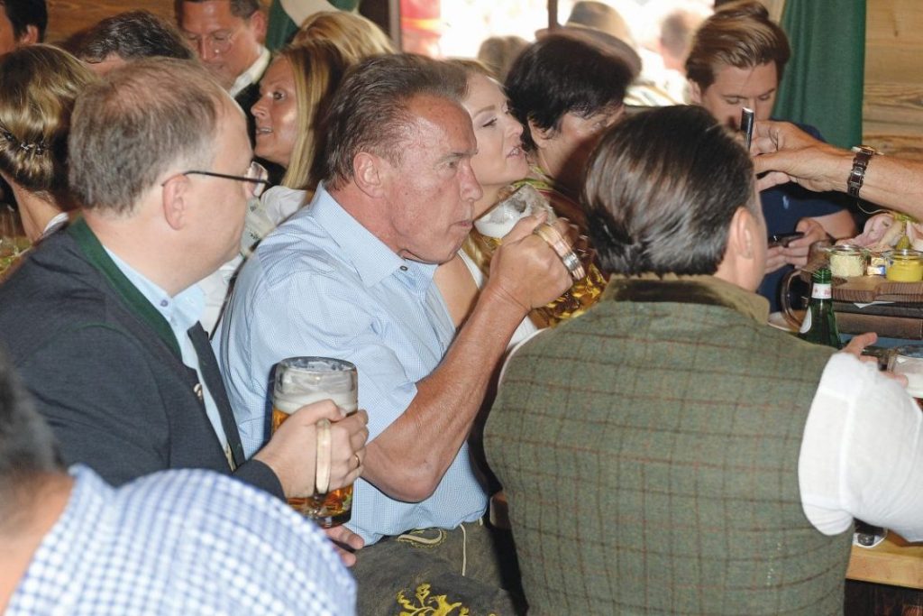 «Λάμπει» από έρωτα – Ο «Εξολοθρευτής» μας συστήνει την 27χρονη σύντροφό του (φώτο)