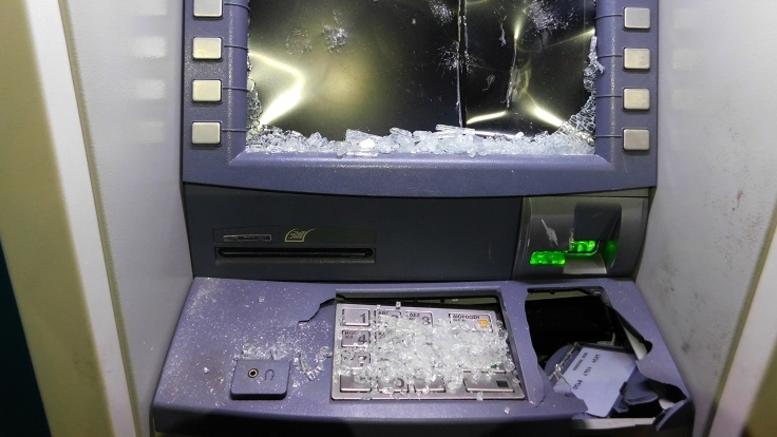 Γλυφάδα: Απόπειρα ληστείας – Προσπάθησαν να ανατινάξουν ATM