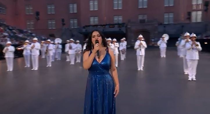 «Τα παιδιά του Πειραιά» με τη Μουσική του Πολεμικού Ναυτικού ! (ΒΙΝΤΕΟ)