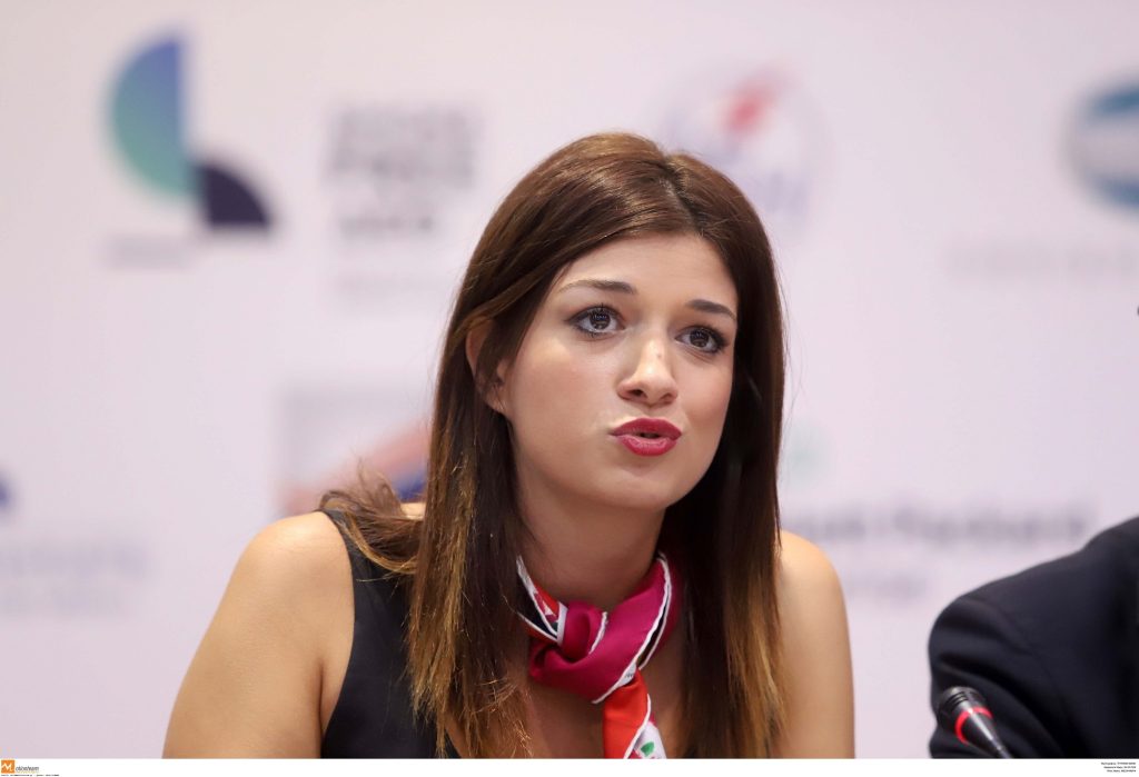 Ο «Τσέο της Thomas Cook»: To Τwitter «γλεντάει» την Κατερίνα Νοτοπούλου