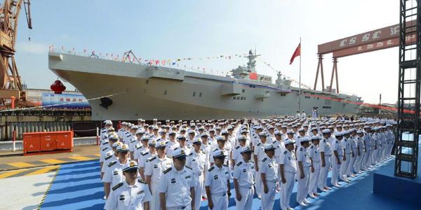 Καθελκύστηκε το πρώτο σκάφος αμφίβιων επιχειρήσεων για το Ναυτικό της Κίνας