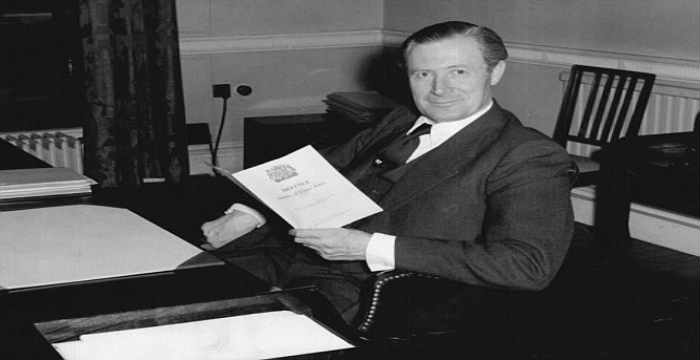 Duncan Sandys o τότε υπουργός αεροπορίας.