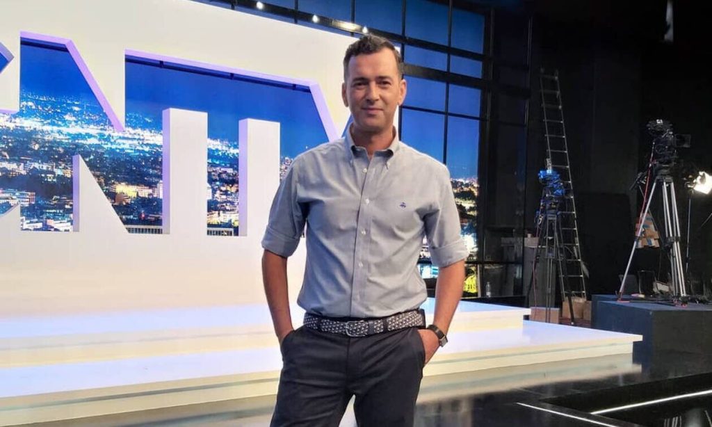 Το «είδωλο» Α.Μπράτης μετά από το pole dance… και σε τσιφτετέλι! (βίντεο)