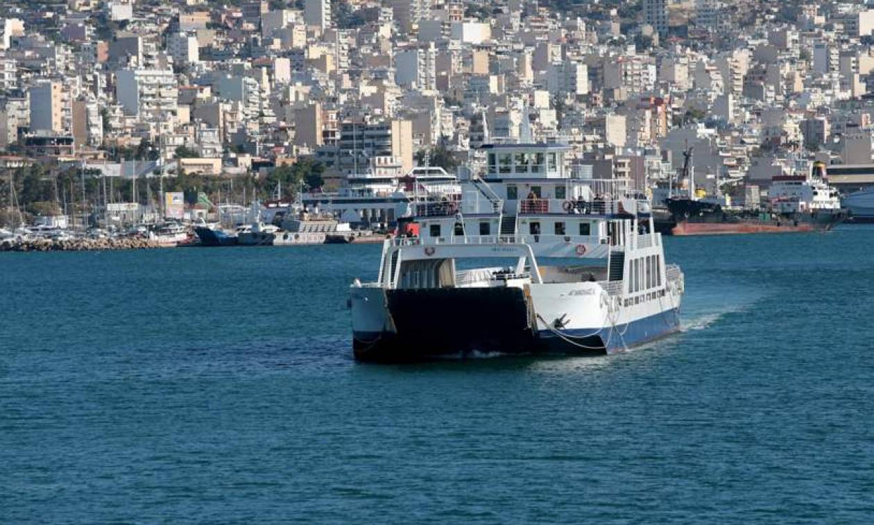 Θρίλερ στο Πέραμα Σαλαμίνας: Πρόσκρουση φορτηγού πλοίου με τουρκικό δεξαμενόπλοιο – Φόβοι για διαρροή πετρελαίου