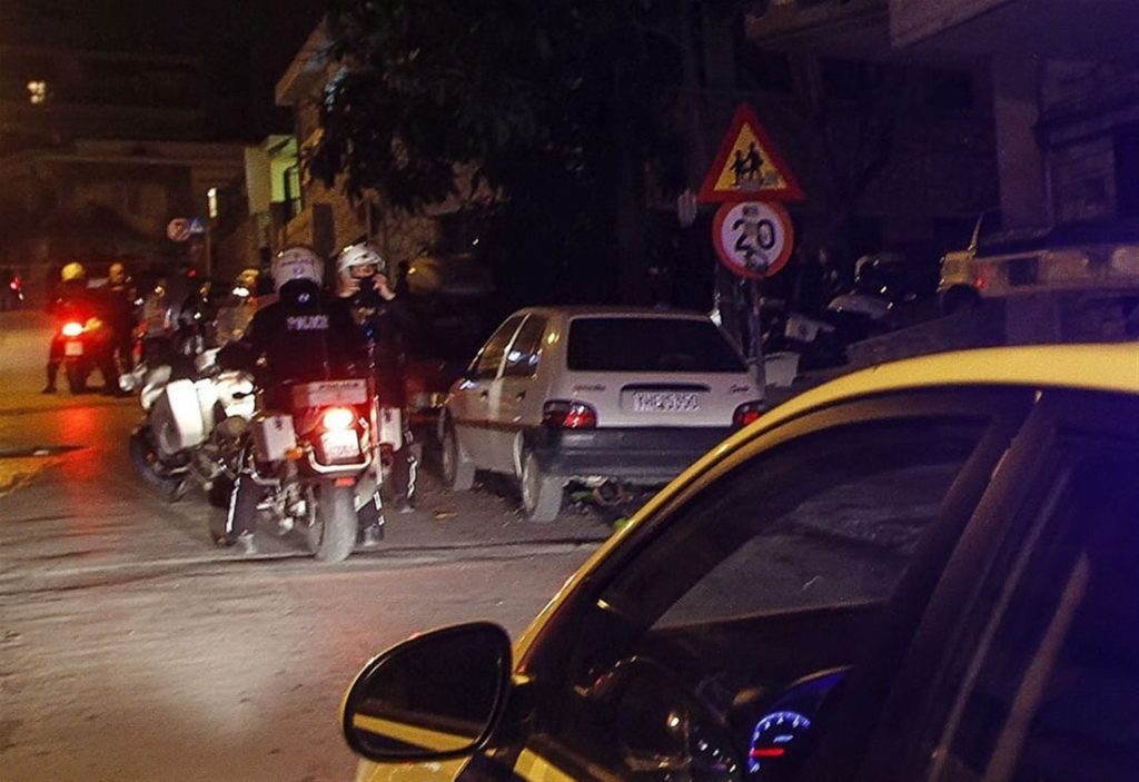 «Πολύπολιτισμός»: Αλλοδαποί αιτούμενοι ασύλου τα έσπασαν πάλι στη Θεσσαλονίκη (βίντεο)