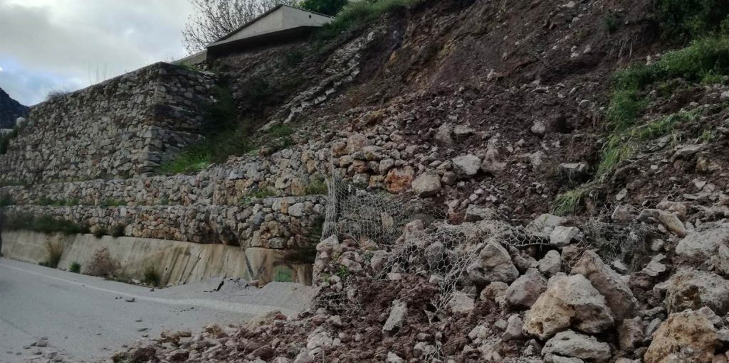 Κατολίσθηση στο δυτικό τμήμα της παραλίας «Ξι» στο Ληξούρι Κεφαλονιάς