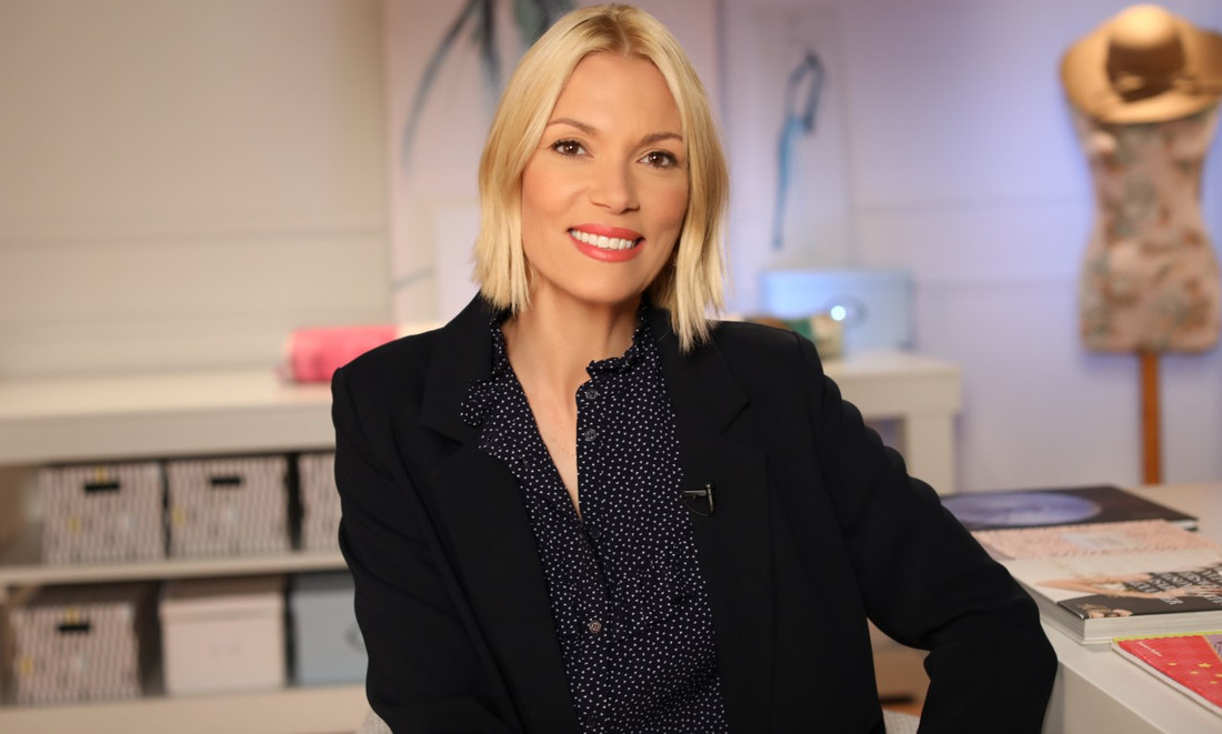 Η Βίκυ Καγιά ποζάρει για εξώφυλλο περιοδικού στα 16 της – Η αλλαγή στα μαλλιά της που την έκανε αγνώριστη (φωτο)