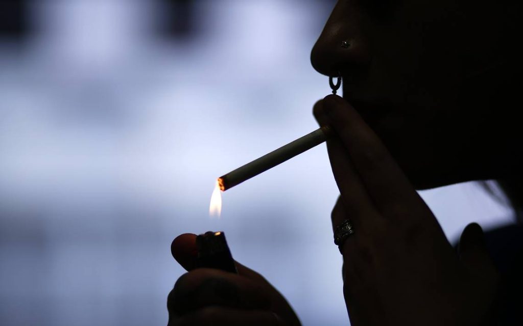 Ποιες τροφές βοηθούν να αποβληθεί η νικοτίνη από τον οργανισμό σας