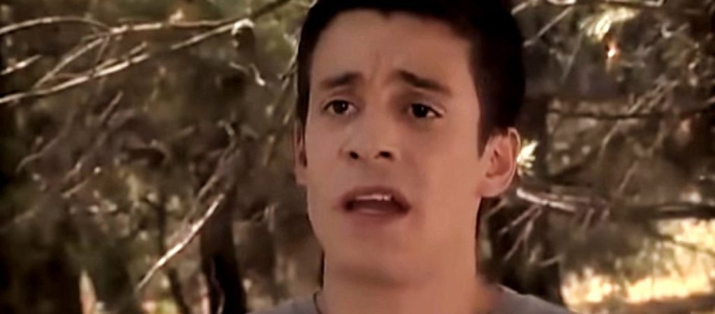 Ο Διονυσάκης… έβαψε μαλλί και ξανάνιωσε – Έτσι θα τον δούμε στο νέο «Καφέ της Χαράς» (φωτο)