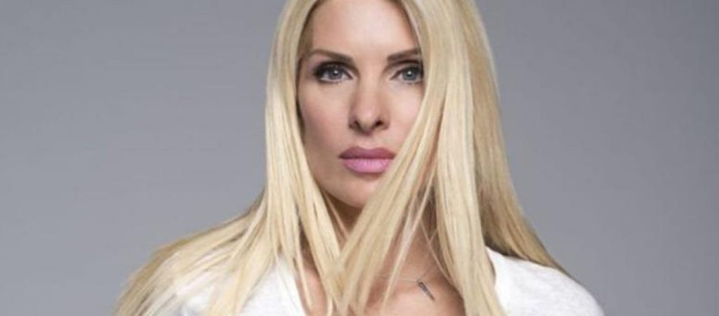 Ελένη Μενεγάκη: «Κλαίω γαμώτο…» (φωτο)