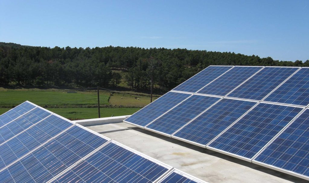 Εξαρθρώθηκε σπείρα που «ξάφριζε» φωτοβολταϊκά