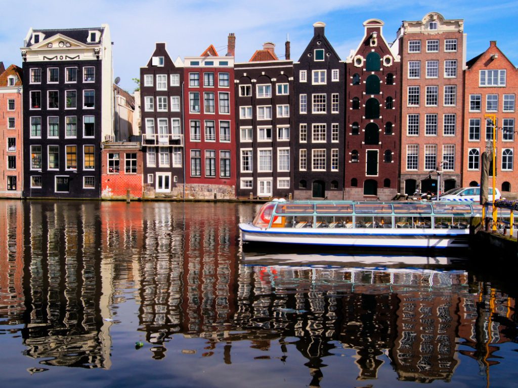 Αυτά είναι τα 14 μέρη που έχουν πληγεί εξαιτίας του τουρισμού – Ένα ελληνικό νησί στη λίστα