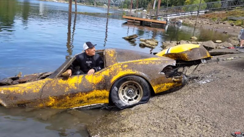 Κι όμως είναι αλήθεια- Μια Corvette ανασύρθηκε από ποτάμι μετά από 20 χρόνια (βίντεο)