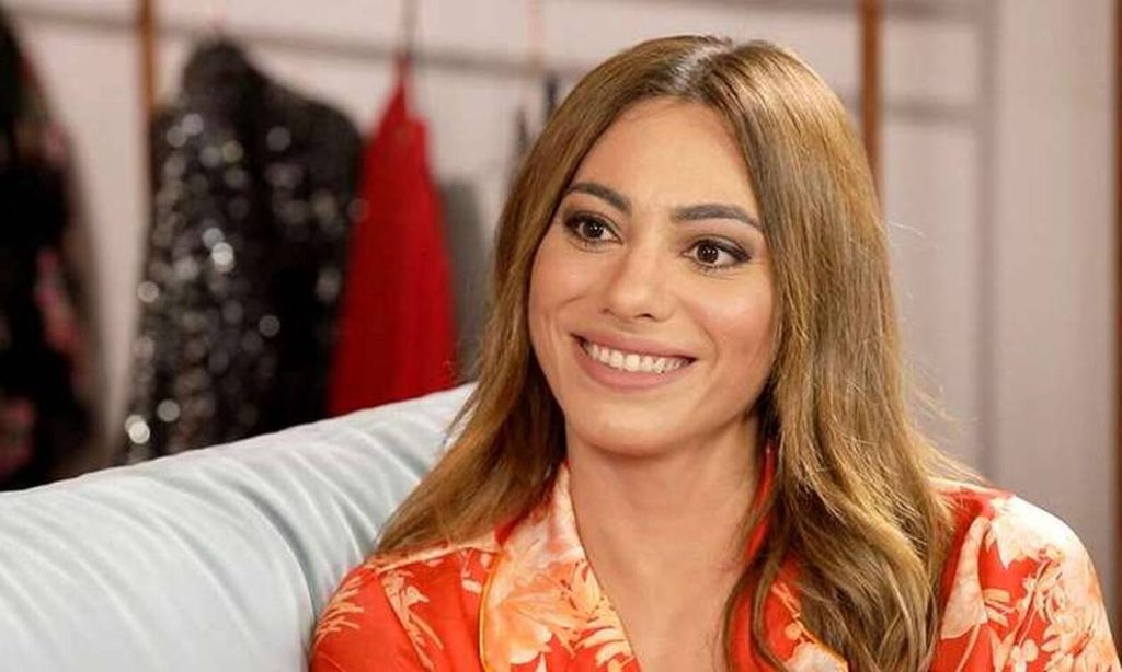 Υπόκλιση: Γυμvή στη νέα της φωτογράφιση η Ευρυδίκη Βαλαβάνη!  (φωτο)