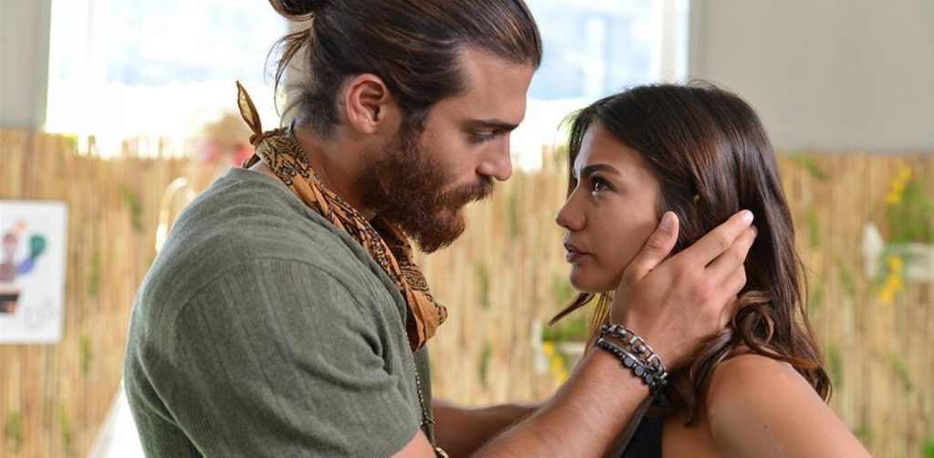 Το σeξι κορίτσι του «Φτερωτού θεού» που «μαγεύει» τον ανδρικό πληθυσμό (φωτο)