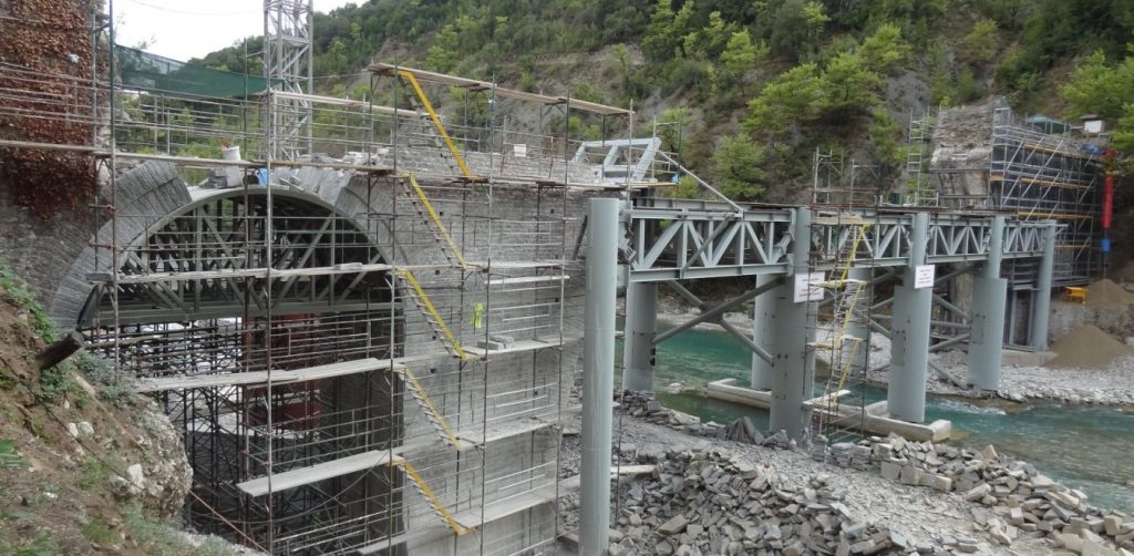 Εντοπίστηκε γερμανική βόμβα δίπλα από το γεφύρι της Άρτας