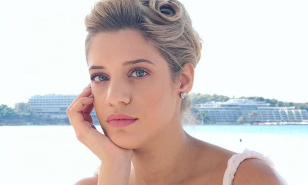 Η Τζένη Θεωνά καλλίγραμμη ξανά πέντε μήνες μετά τη γέννα του παιδιού της (φωτο)