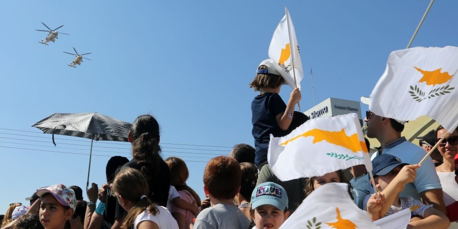 Κύπρος: Πρώτη επίσημη παρουσίαση των νέων Α/Κ πυροβόλων Nora 155 στη μεγάλη στρατιωτική παρέλαση