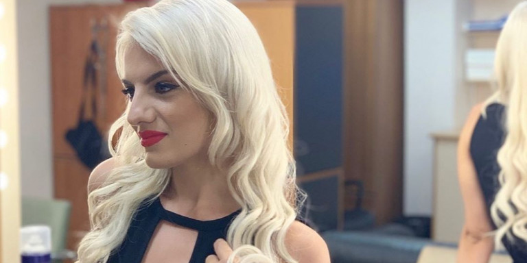 Ασημίνα Ουστράλλι: Πολύ ενεργή στα μέσα κοινωνικής δικτύωσης – Ανέβασε φωτογραφία με μαύρο φόρεμα (φωτο)