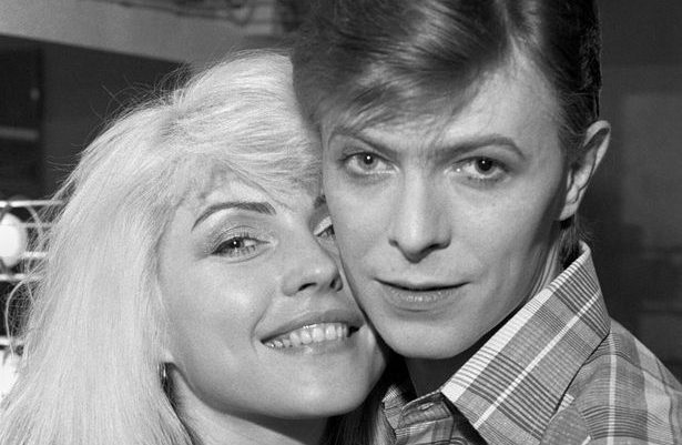 Ο… προικισμένος Ντέιβιντ Μπόουι και η αποκάλυψη της Ντέμπι Χάρι