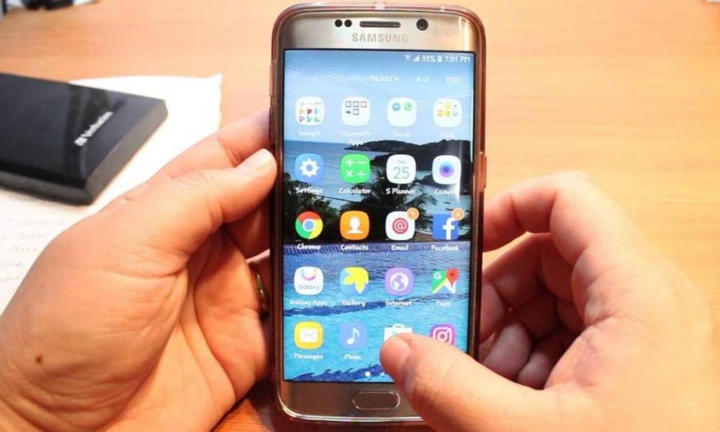 Η εφαρμογή που ξεντύνει τις γυναίκες και προκαλεί «παραλήρημα» – Δημιουργεί γuμνές φωτογραφίες τους (βίντεο-φωτο)