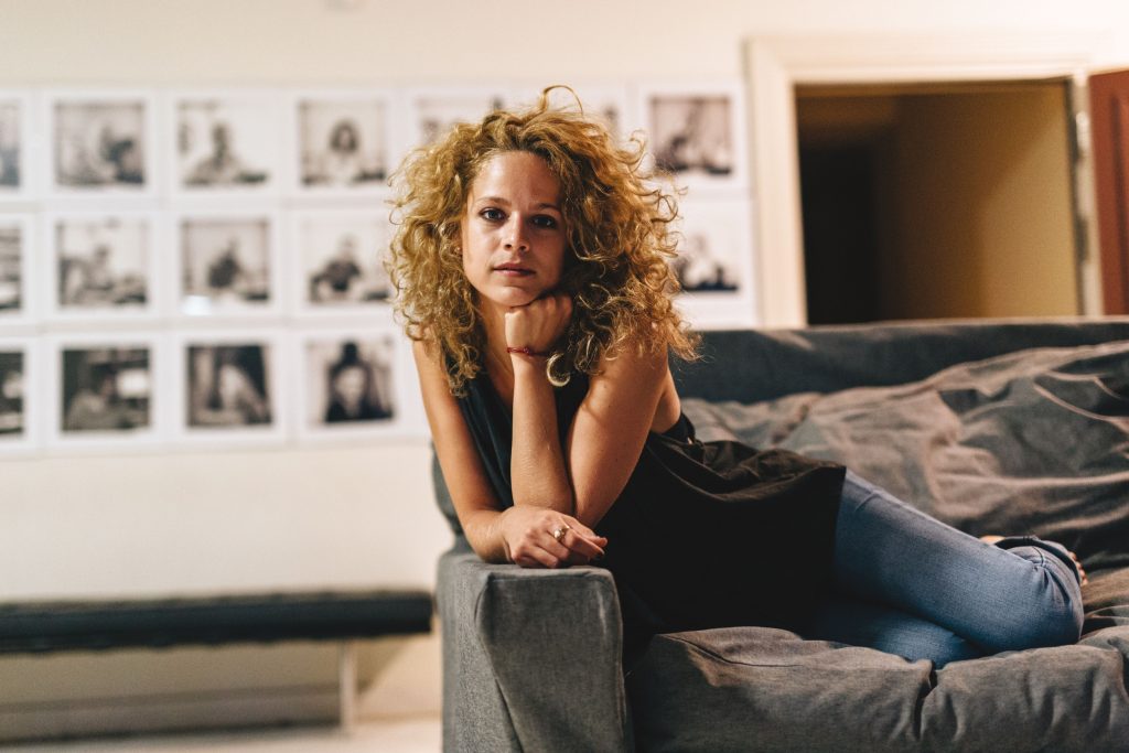 Έλλη Τρίγγου: Η ηθοποιός από την Πάτρα – Από τον Σαίξπηρ στη γνωστή σειρά της τηλεόρασης (φωτο)