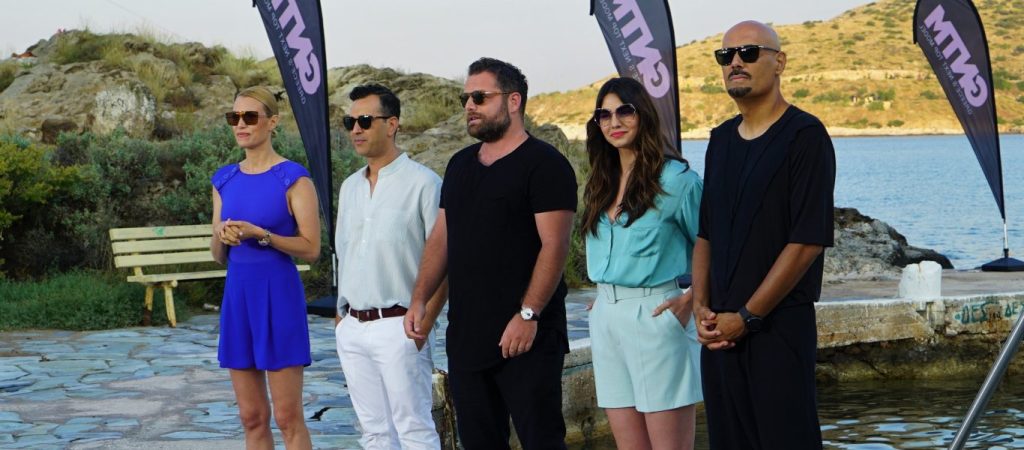 GNTM: Προσπάθησε να μην ακουστεί αλλά το μικρόφωνο την «έκαψε» – «Μη μιλάς είναι από πάνω το μικρόφωνο» (βίντεο)