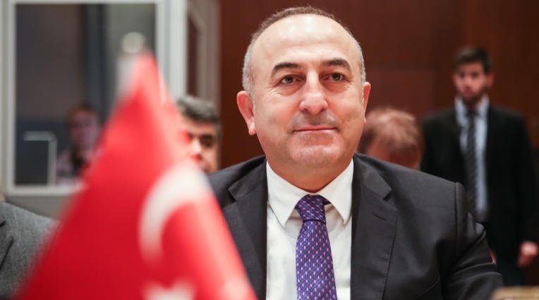 Άνευ προηγουμένου επίθεση Μ.Τσαβούσογλου σε Ε.Μακρόν: Τον παρομοίασε με… κόκορα