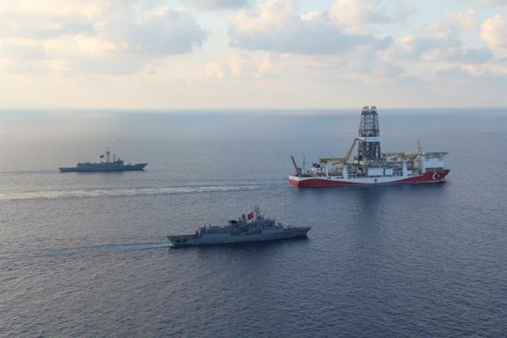 Το «Γιαβούζ» συνοδεία πολεμικών πλοίων μπήκε στο τεμάχιο 7 – Η Λευκωσία απαντάει με…NAVTEX (upd)