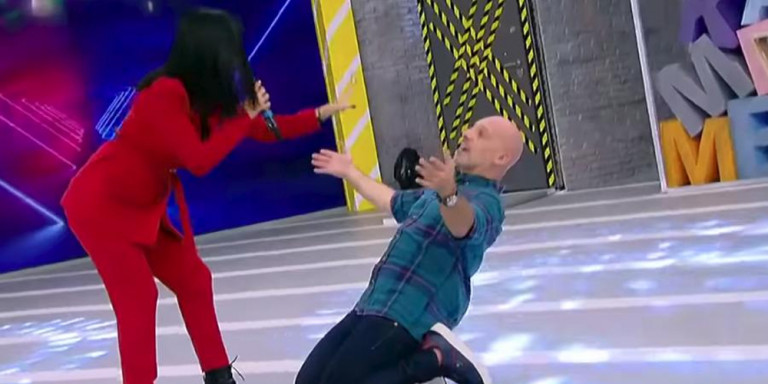 Νίκος Μουτσινάς: «Τρελάθηκε» με τη Λένα Ζευγαρά (βίντεο)