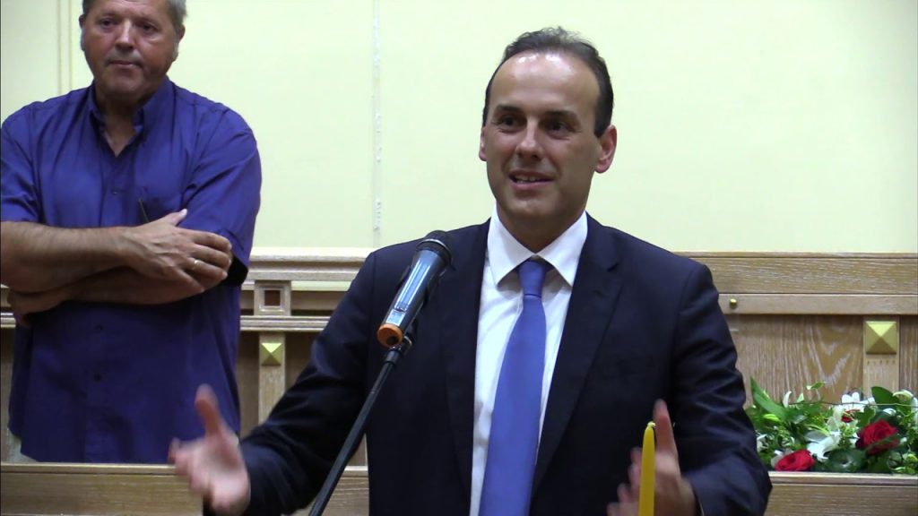 Ένταση στη συνεδρίαση του Δημοτικού Συμβουλίου της Γλυφάδας – Ποια η θέση του δημοτικού συμβούλου Τάσου Γκουριώτη