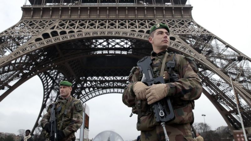 Επίθεση στο Παρίσι: Ο δράστης φέρεται να ασπάστηκε πρόσφατα το Ισλάμ