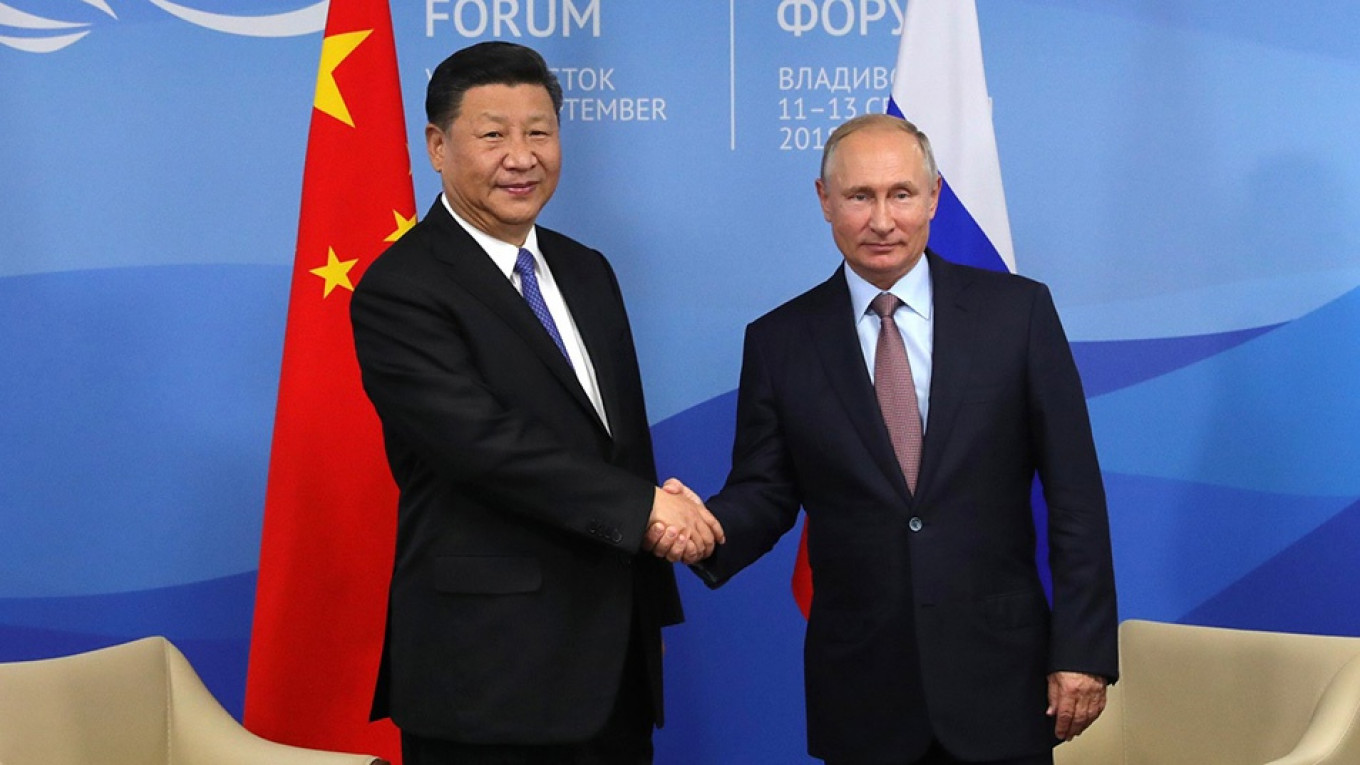 Η Ρωσία «θωρακίζει» την Κίνα – Β.Πούτιν: «Τους βοηθάμε να φτιάξουν σύστημα προειδοποίησης βαλλιστικών πυραύλων»
