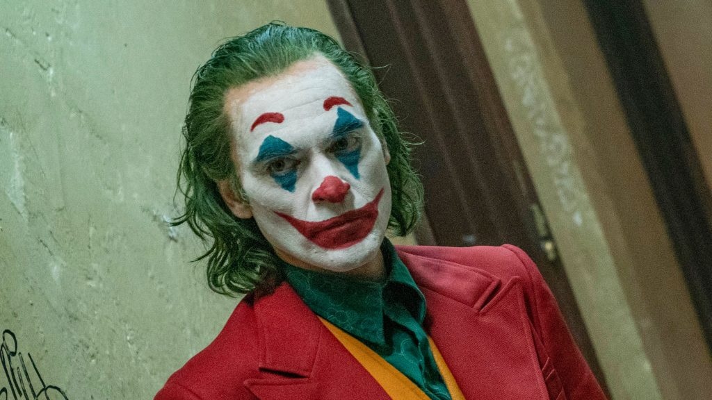 ΗΠΑ: Αντιδρούν στον «joker» τα θύματα ένοπλης επίθεσης – Τι απαντά ο Χοακίν Φινιξ