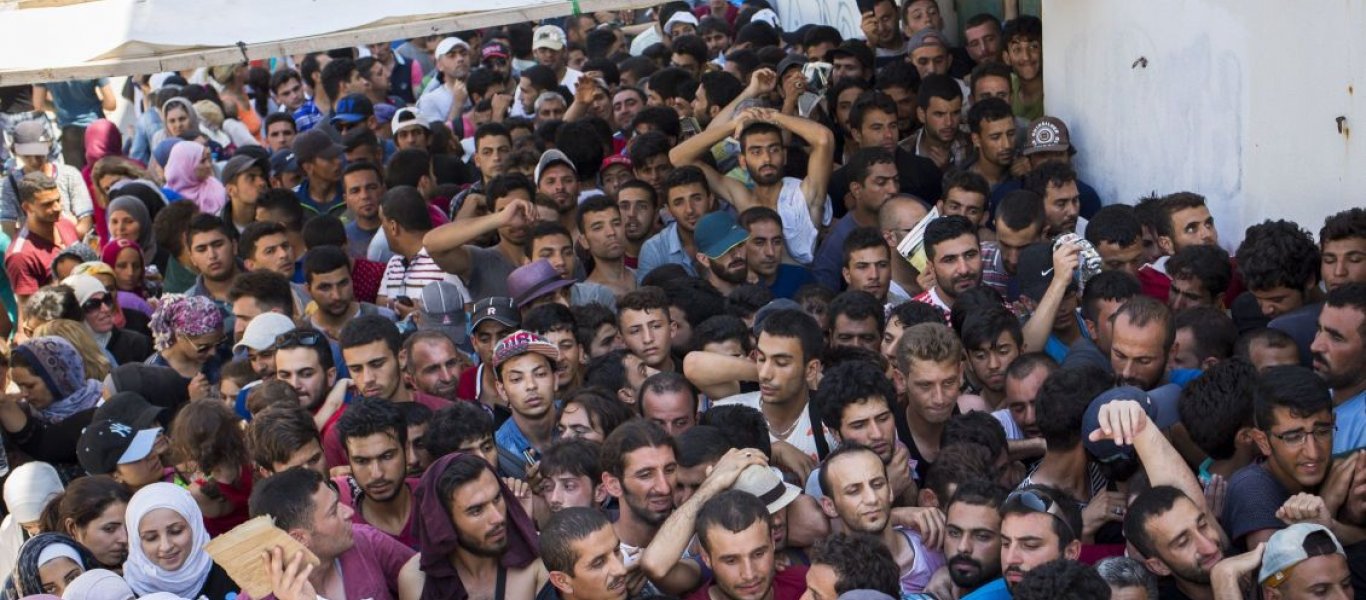 Νέο βίντεο-σοκ από Έβρο: Αλλοδαποί περνούν κατά «κύματα» στην χώρα και τους περιμένουν «ταξί» να τους πάνε Θεσσαλονίκη!