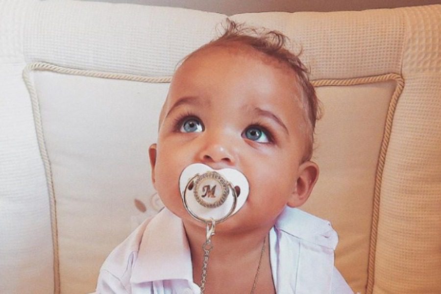 Αυτό το μωρό είναι το πιο όμορφο του Instagram – Έχει Ελληνίδα μαμά και μπαμπά πρώην μπασκετμπολίστα της ΑΕΚ (φωτο)