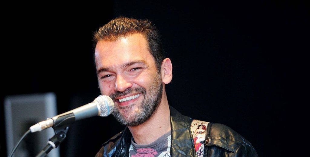 Κωνσταντίνος Καζάκος: «Η Τζένη Καρέζη έφυγε  ήρεμα και ήσυχα με ένα μικρό χαμογελάκι στα χείλη» (βίντεο)