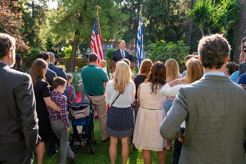 Το… «Ευχαριστώ» του Μάικ Πομπέο και το ευχάριστο διάλειμμα στην Αμερικανική Πρεσβεία (φώτο)