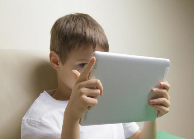 Κίνδυνος εμφάνισης διαβήτη στα παιδιά που περνούν πολλές ώρες μπροστά από υπολογιστή (φωτό)