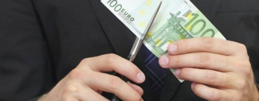 Παραδίδουν τη χώρα αμαχητί: Επιπλέον περικοπές 50 εκατ. ευρώ στην Άμυνα- Ούτε σφαίρες δεν θα έχουμε