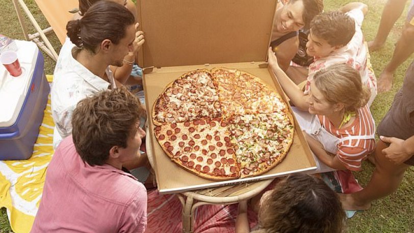 Αυτή η ψυχική νόσος απειλεί τους εφήβους που τρώνε πρόχειρο φαγητό