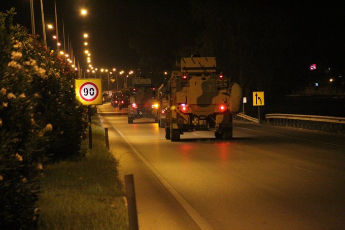 Βίντεο: Tουρκικές δυνάμεις προωθούνται προς τα σύνορα με τη Σύρια