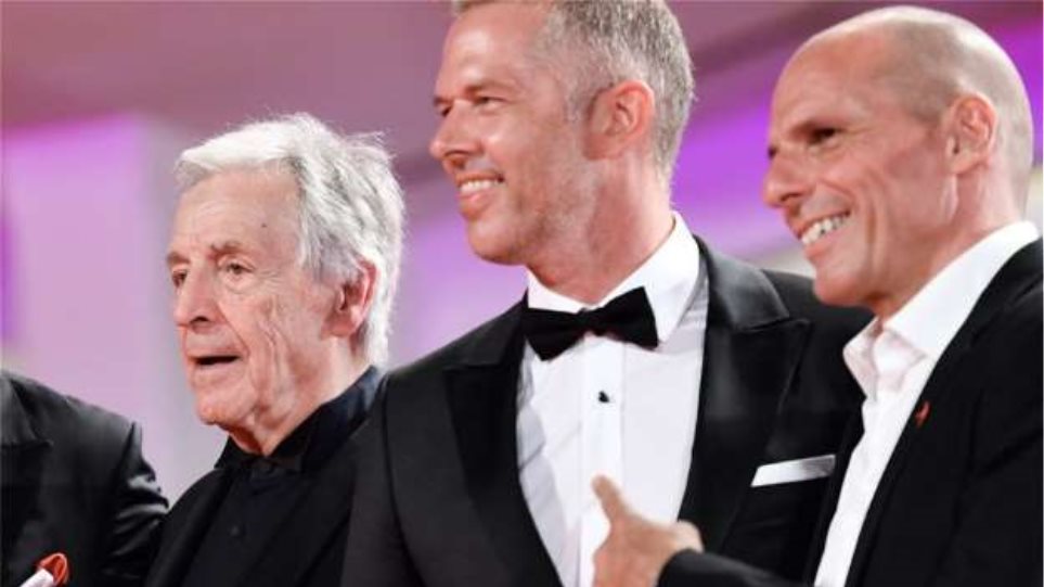 Πανωλεθρία για την «ταινία Βαρουφάκη» του Κώστα Γαβρά – Πόσα εισιτήρια έκοψε