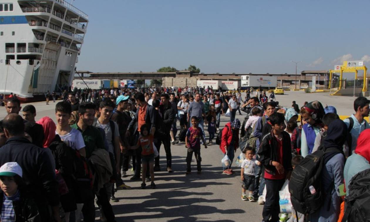 «Απόβαση» παράνομων μεταναστών στο λιμάνι του Πειραιά