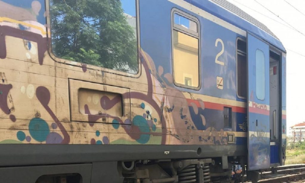 Κορδελιό: Πυρκαγιά ξέσπασε σε εγκαταλελειμμένα βαγόνια – Καθυστερήσεις σε δρομολόγια του ΟΣΕ