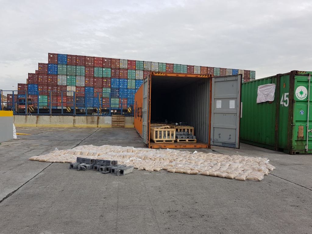 Αλβανική μαφία:Κρυβόταν πίσω απο την ποσότητα μαμούθ του «λευκού θανάτου» που εντοπίστηκε στον Πειραιά