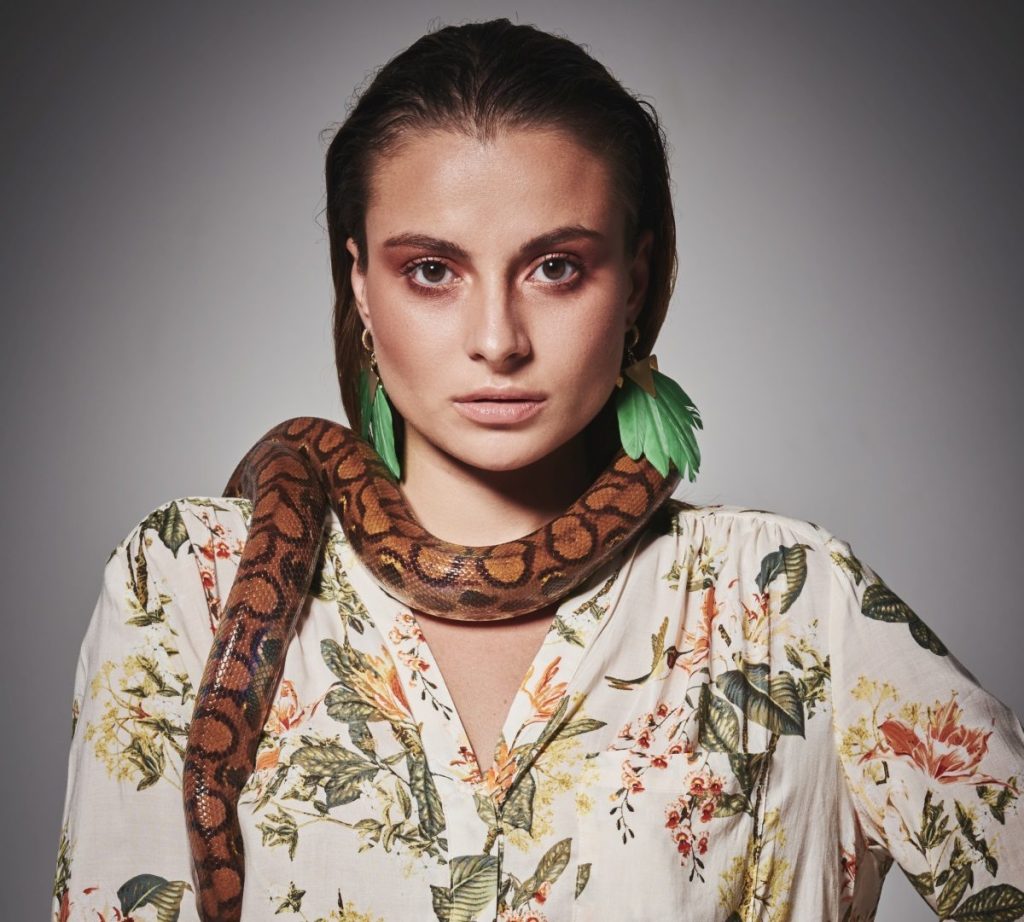 GNTM: Ποια είναι η Γκλόρια Ντενίκη – Οι αναρτήσεις της στο instagram (φωτο)